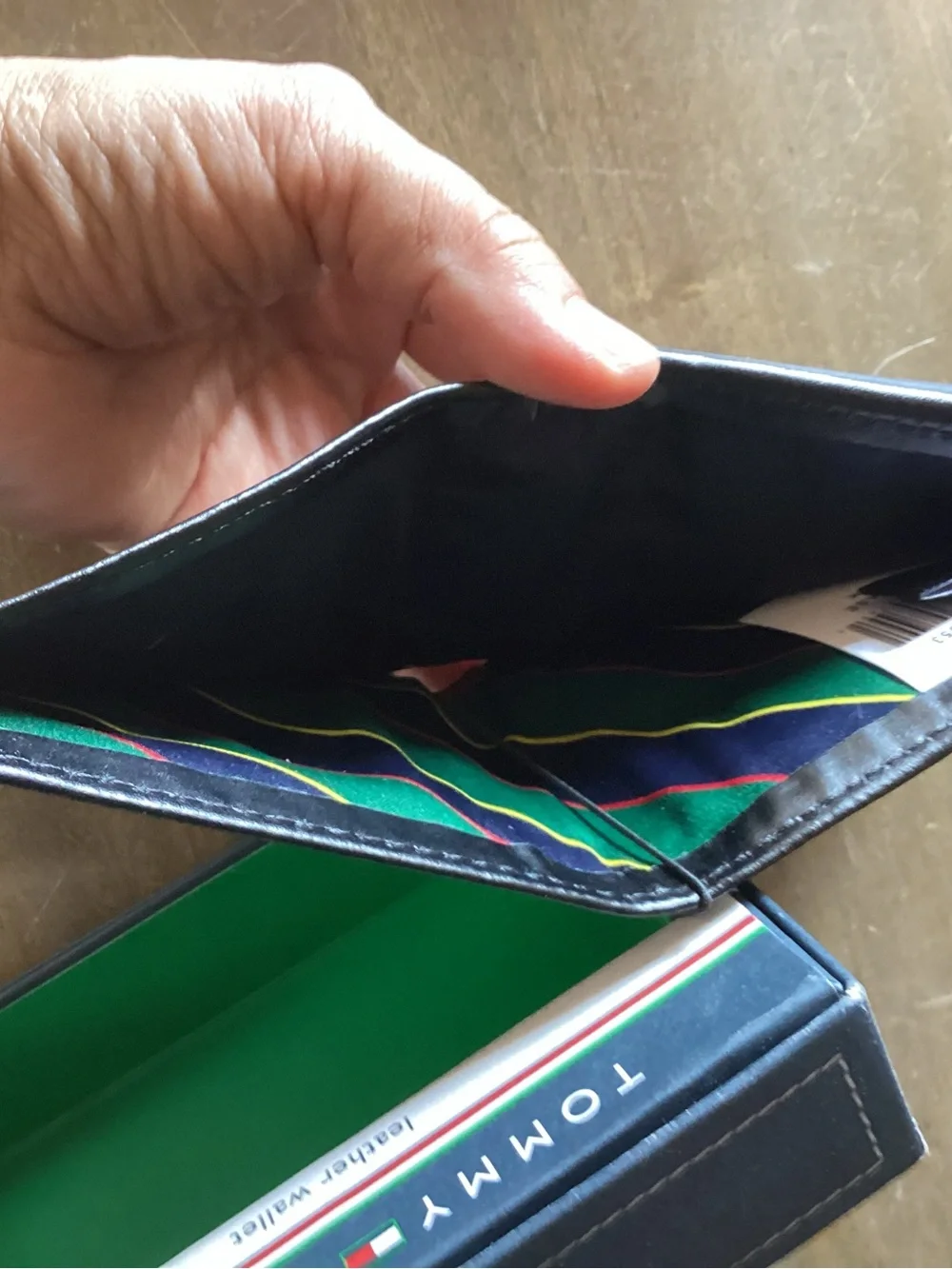 Tommy Hilfiger Black Leather Bi-Fold Wallet with Metal Logo in box